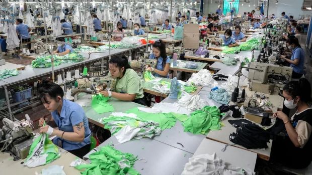 越南美國(guó)“達(dá)成協(xié)議”，服裝行業(yè)是否捅了中國(guó)一刀？