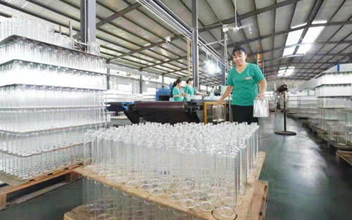 玻璃器皿行業(yè)出口勁增65.95% 日用玻璃制品的全球機(jī)遇與本地化挑戰(zhàn)